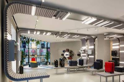 用日本和紙做展示柜，這間店簡直是奢侈品店中的“清流”